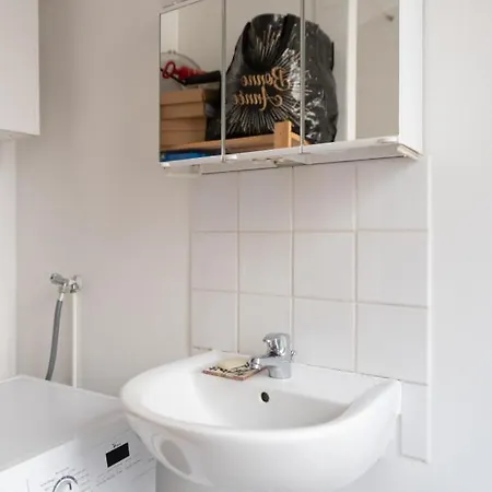Lovely Apt A Stone's Throw From Montmartre